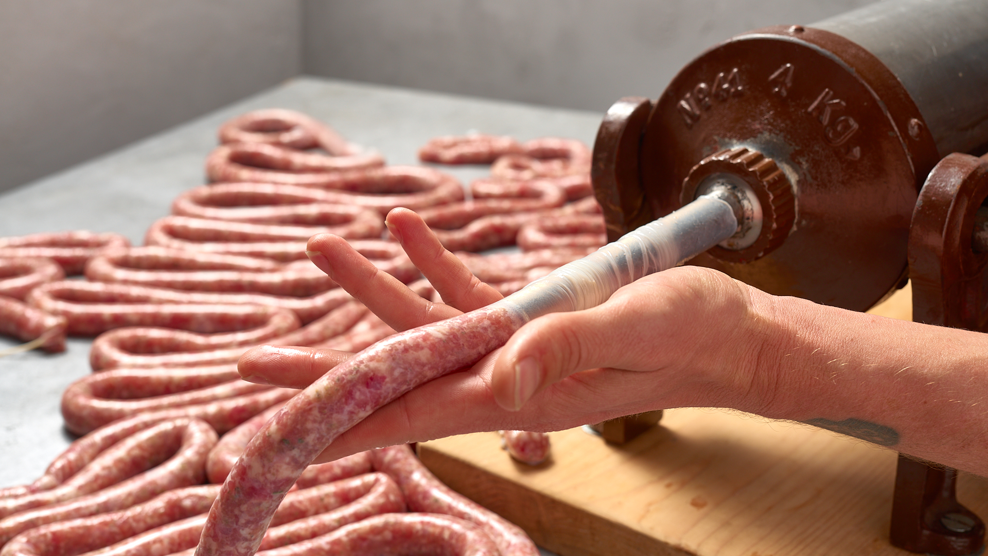 Grobe Griller werden gefüllt